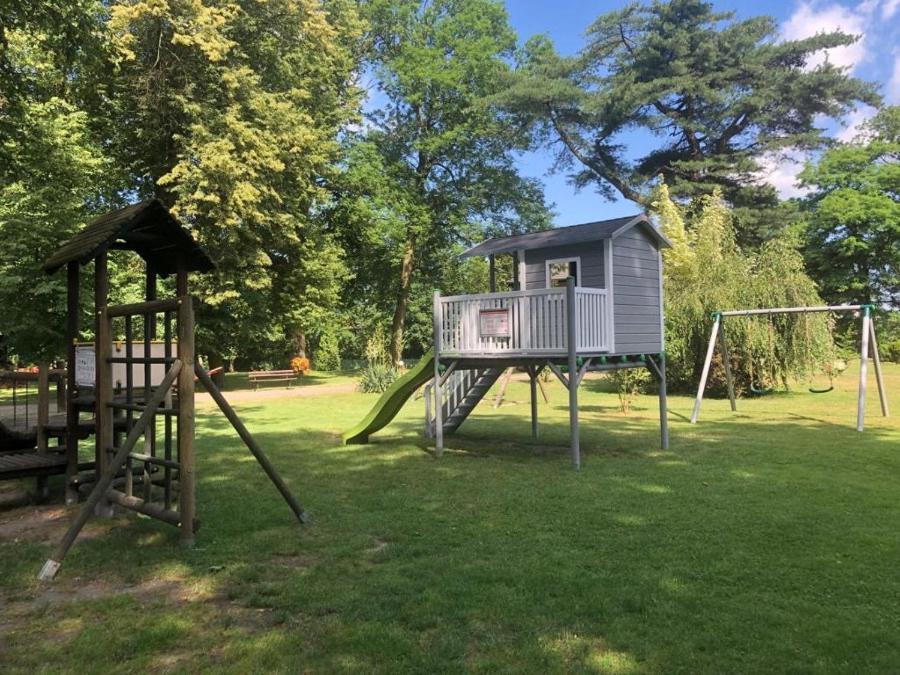 Park Hotel Dobrodzien Εξωτερικό φωτογραφία