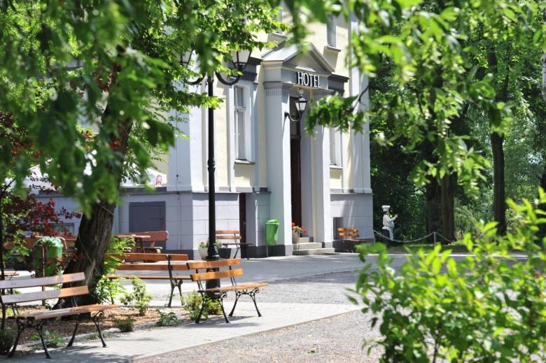 Park Hotel Dobrodzien Εξωτερικό φωτογραφία