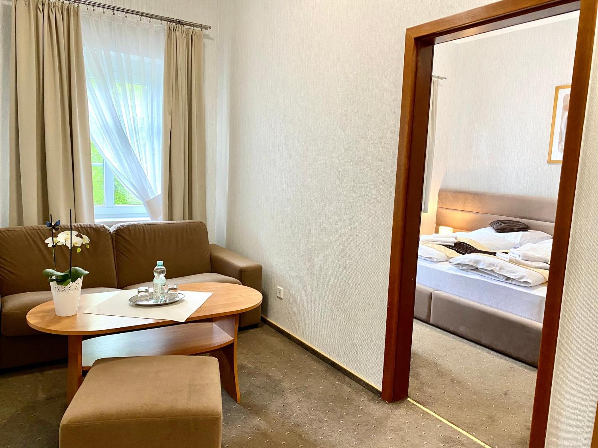 Park Hotel Dobrodzien Εξωτερικό φωτογραφία